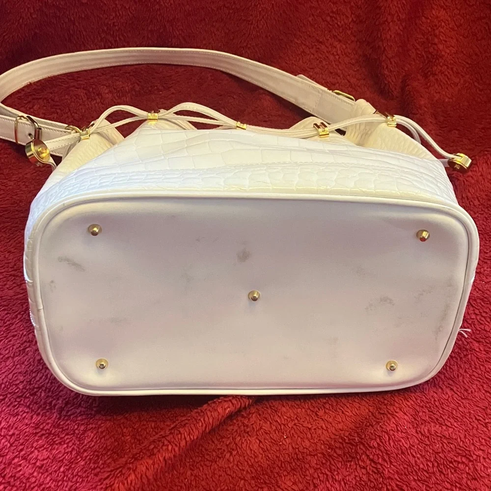 Piero Acutis Croc-Embossed White Drawstring Bucket Tote Bag w/Gold Accents